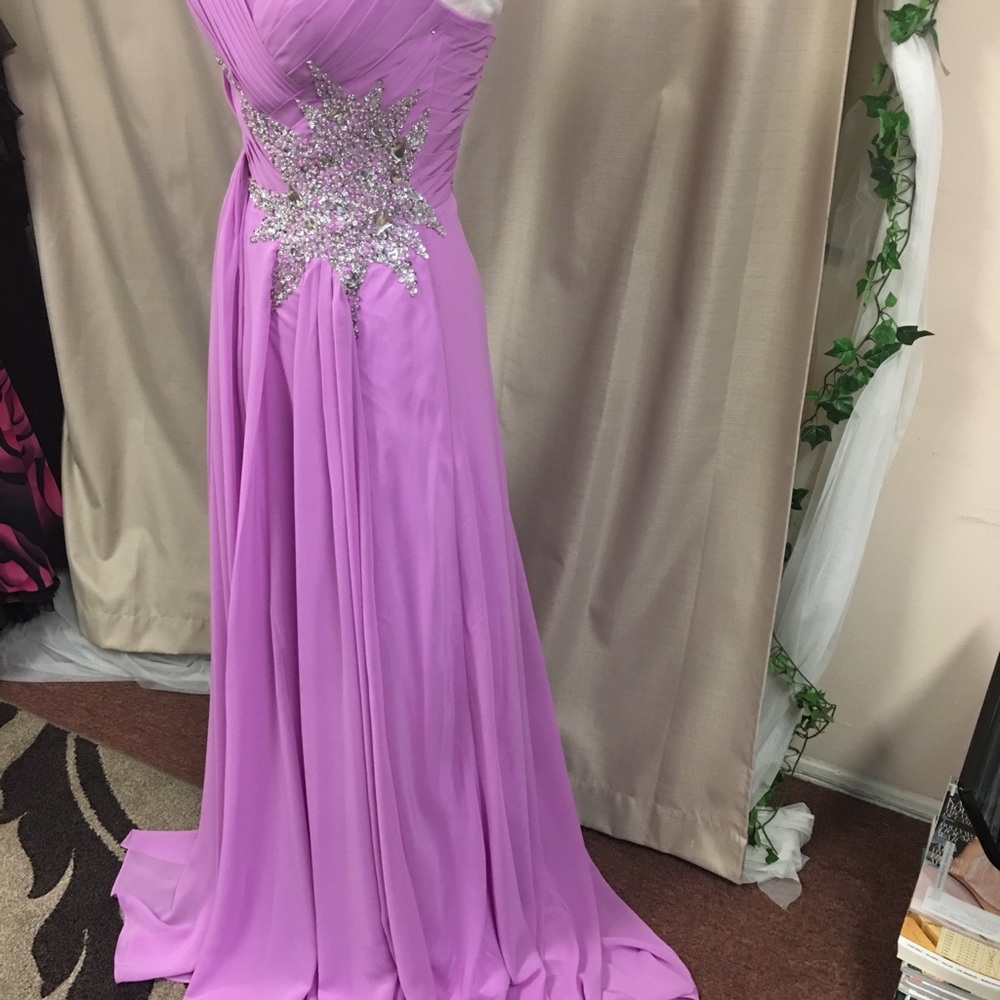 Dress - Picture 5 of 6